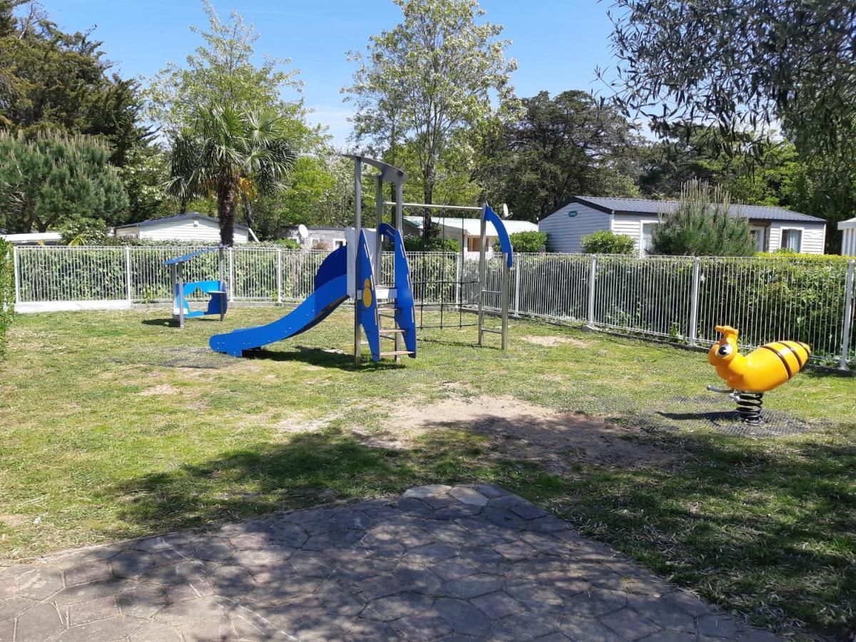 Camping 3 Etoiles Les Fougeres Rivedoux-Plage Exterior photo